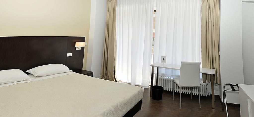 Bed and Breakfast Le Stanze Sul Corso Pescara Pokoj fotografie