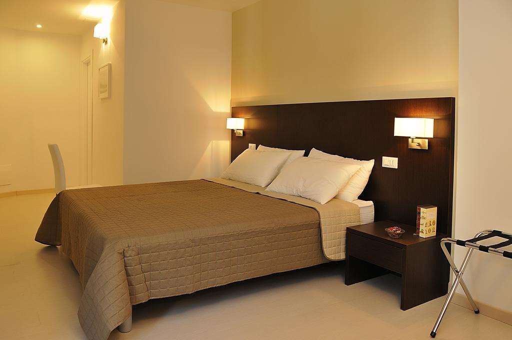 Bed and Breakfast Le Stanze Sul Corso Pescara Pokoj fotografie